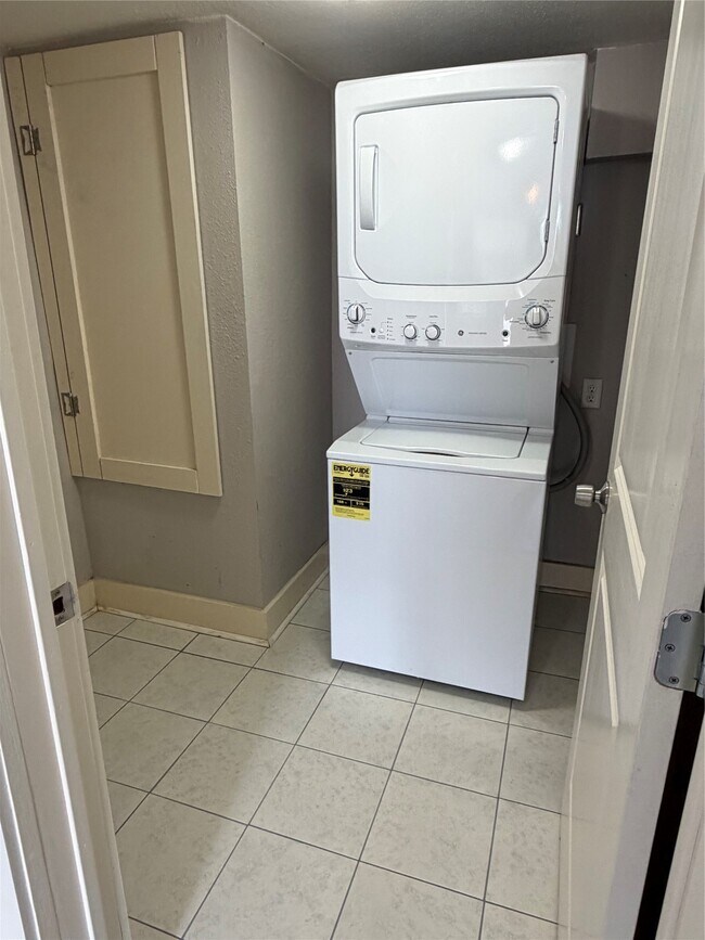 Photo - 4601 Hain St