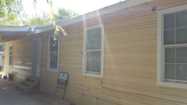 Building Photo - 5410 Congo Ln Unit 2