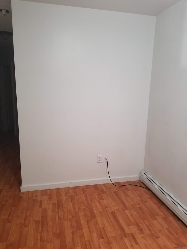 Photo - 94 Hinman St