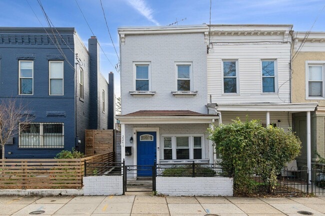Photo - 2241 Prout St SE