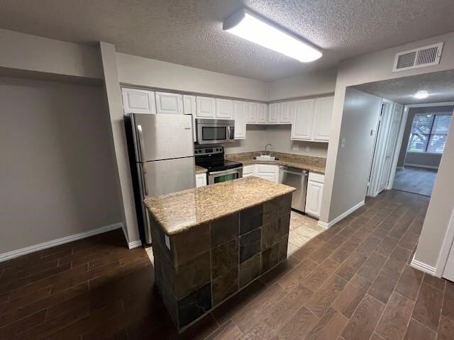 Building Photo - 1140 Marina Bay Dr Unit 108A