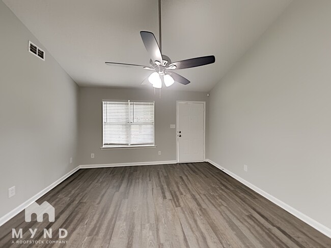 Photo - 189 Peach Forest Pl