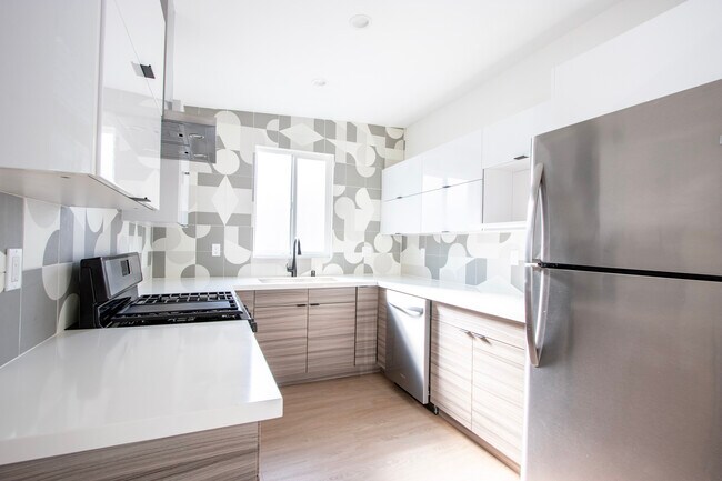 Photo - 22 19th Ave.