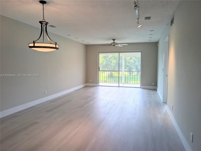 Photo - 820 S Hollybrook Dr Unit 303