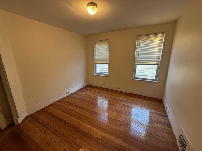 Photo - 13 Waterhouse St Unit 2