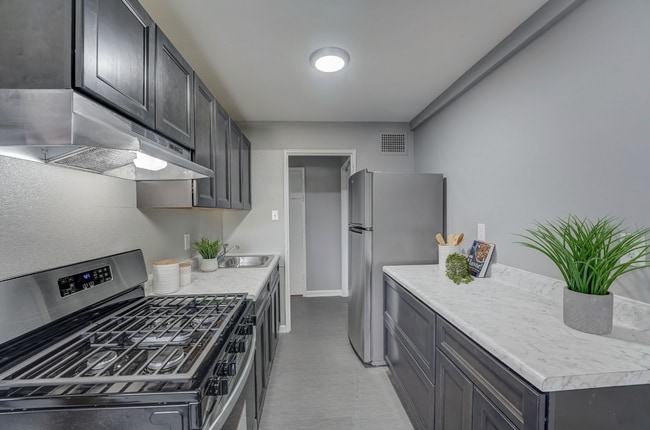 Photo - Woodbrook House Apartments