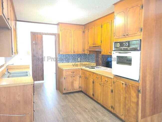12421 Marsh Field Dr