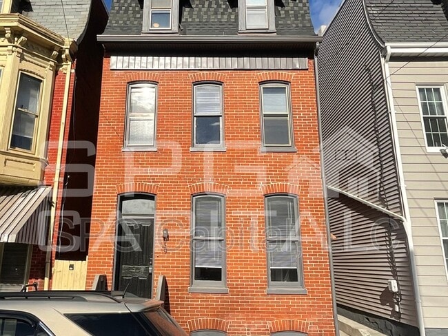 Building Photo - 659 W Philadelphia St