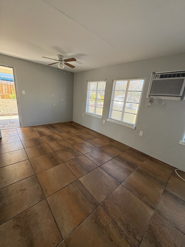 Photo - 2228 2nd Ave E Unidad C