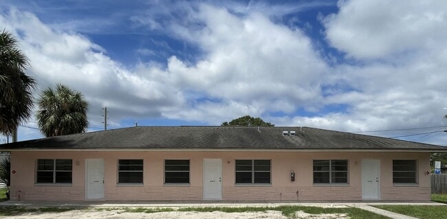 Building Photo - 5305 Avery Rd Unit AVERY RD # 5305 Rental