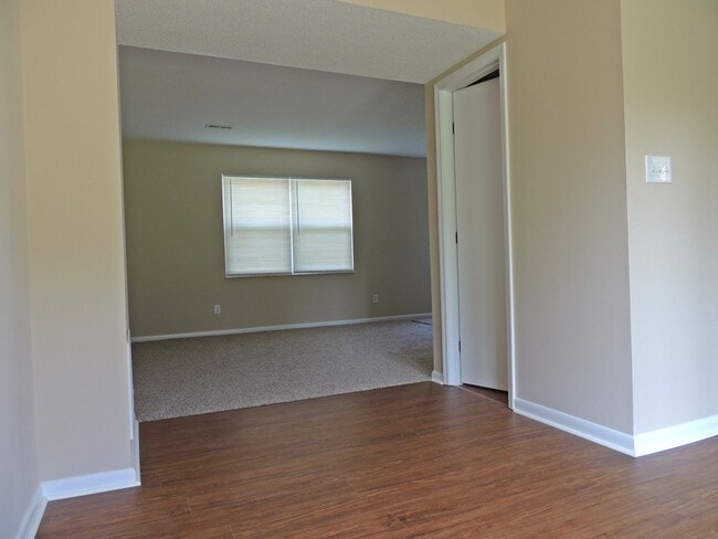 Photo - Convenient location , 2 bedroom 1.5 bath 9...