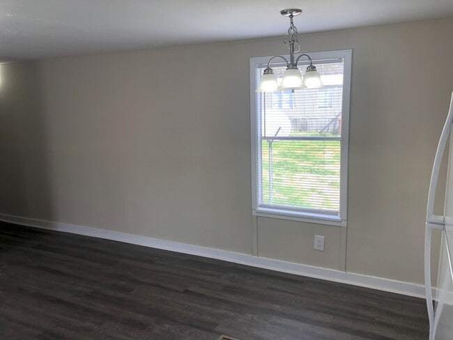 Photo - 295 E Wright St