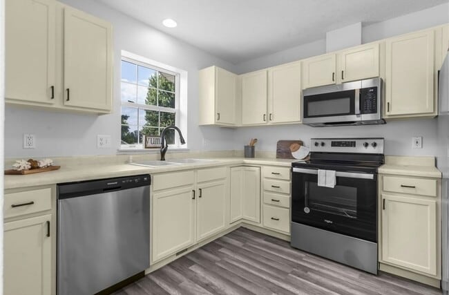 Photo - 2352 Catskill Ct