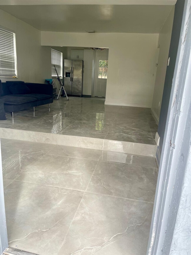 Photo - 2459 Dewey St