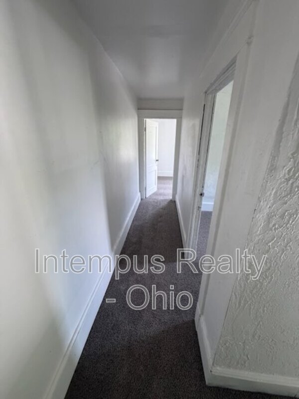 Photo - 550 W Myrtle Ave