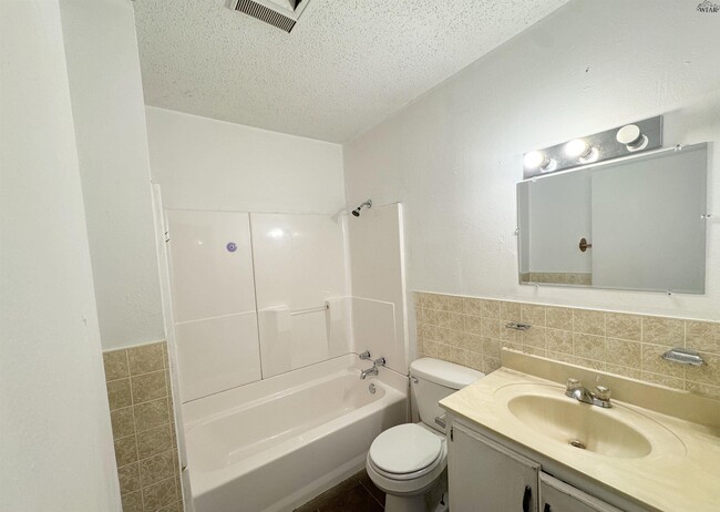 Photo - 615 Sunset Dr