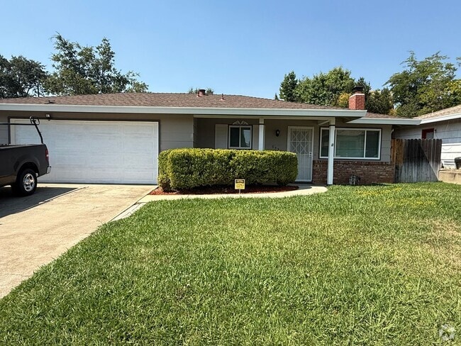 Building Photo - 3 bed 2 bath available in Sacramento! Rental
