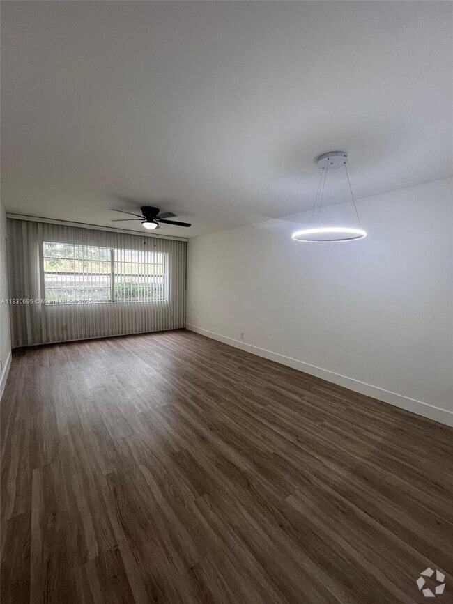 Building Photo - 5111 W Oakland Park Blvd Unit J108 Rental