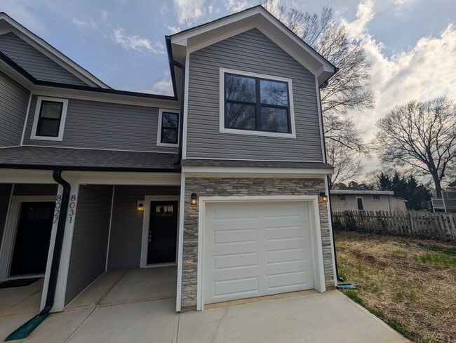 Room in Townhome on Pleasant Grove Rd