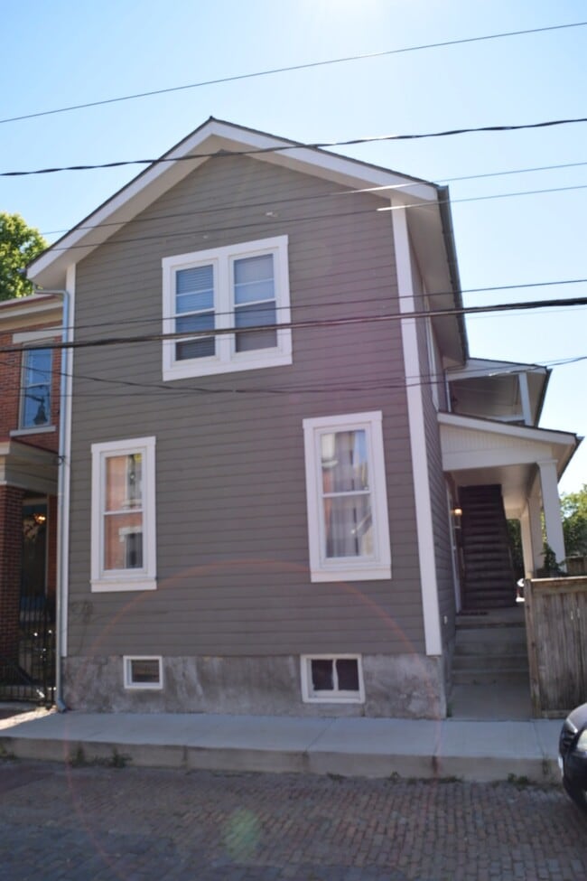 Building Photo - 319 1/2 Jackson St Rental