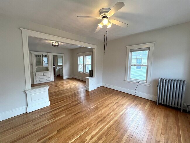 Photo - 171 School St