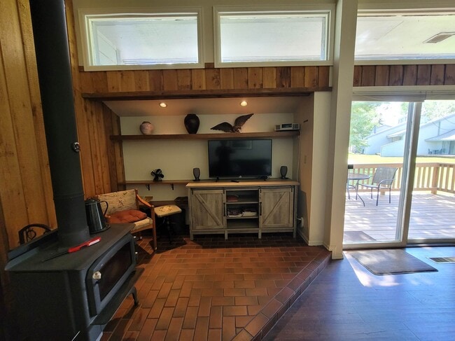 Photo - 247 Davis Cup Dr