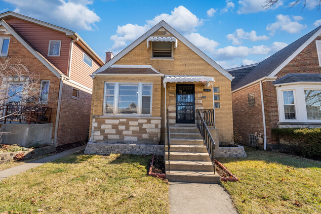 Photo - 5231 N Melvina Ave House