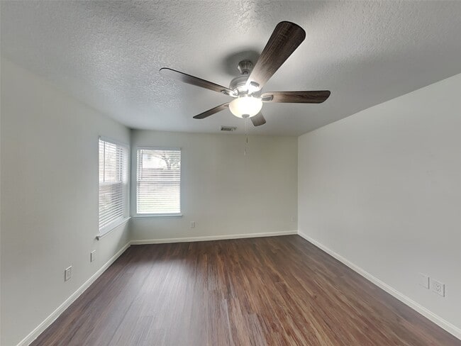 Building Photo - 31702 Regal Park Ct