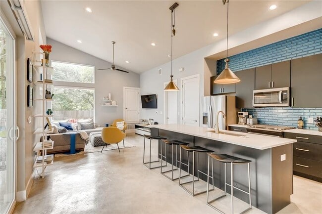 Photo - 1142 Eleanor St