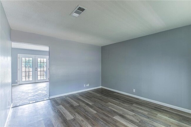 Photo - 1171 Angelina St