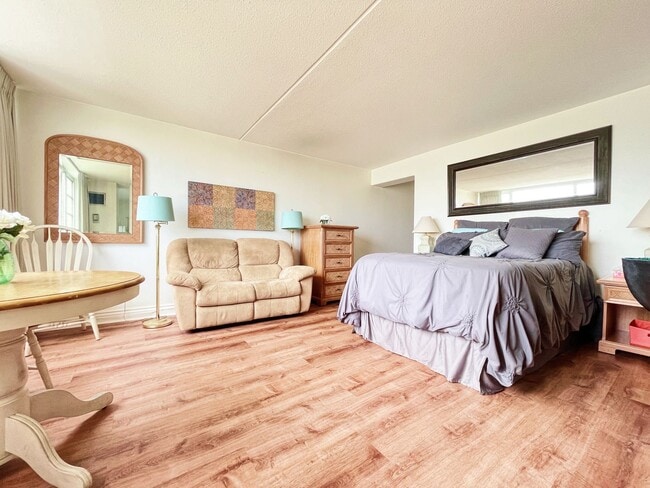 Fully Furnished Waikiki Studio with Centra... - Fully Furnished Waikiki Studio with Centra... Condo Unit 2306