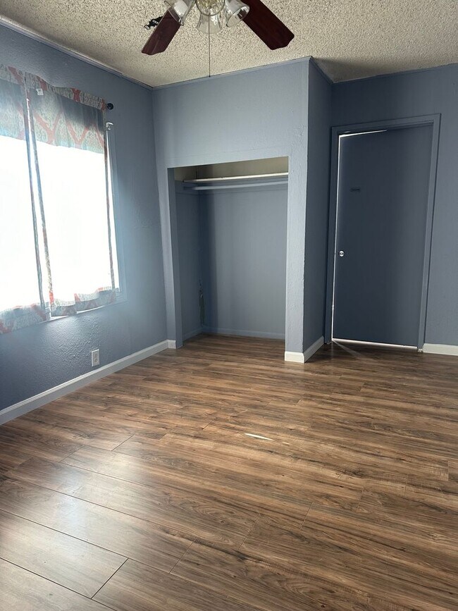 Photo - 731 Vermont Ave