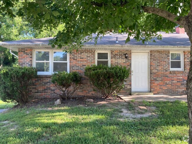 Building Photo - 2118 Louis Cir Rental