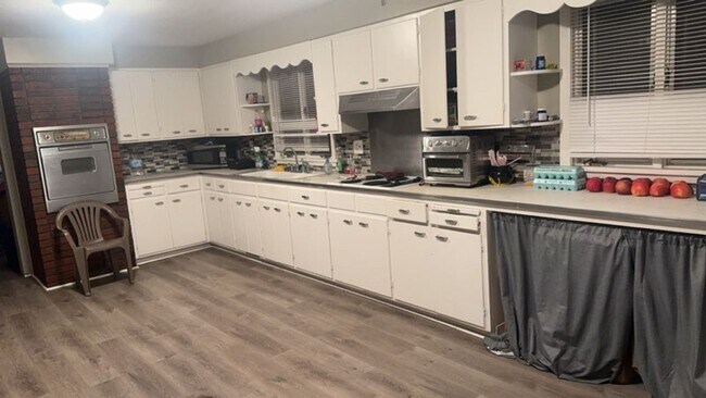 106 E North St Unit 1