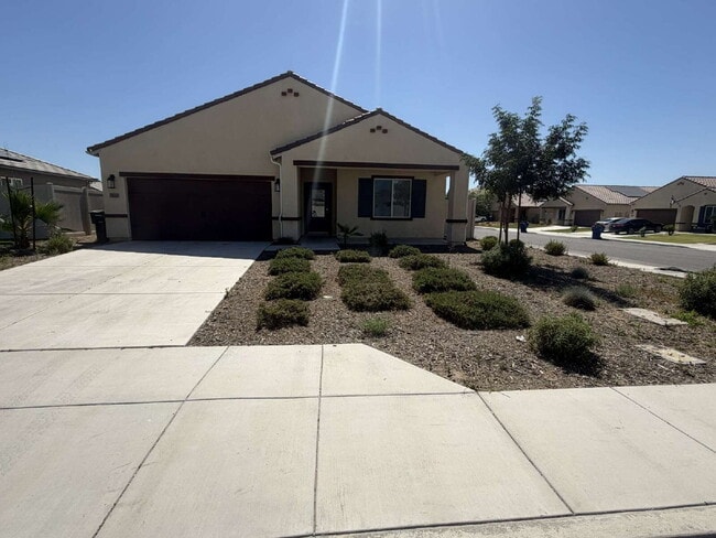 Building Photo - Newer Construction property in Southwest Bakersfield.