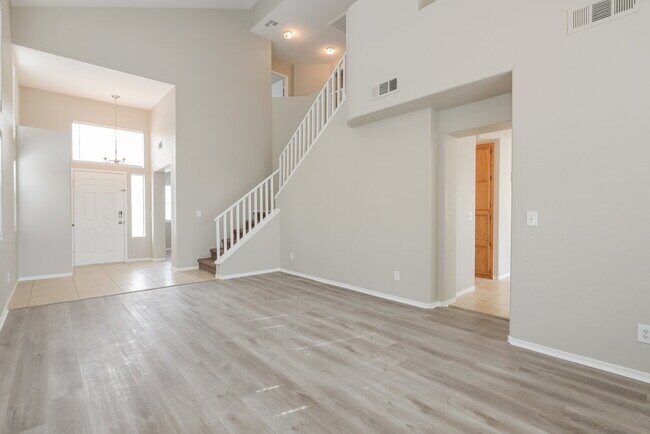 Photo - 70 Huntfield Dr