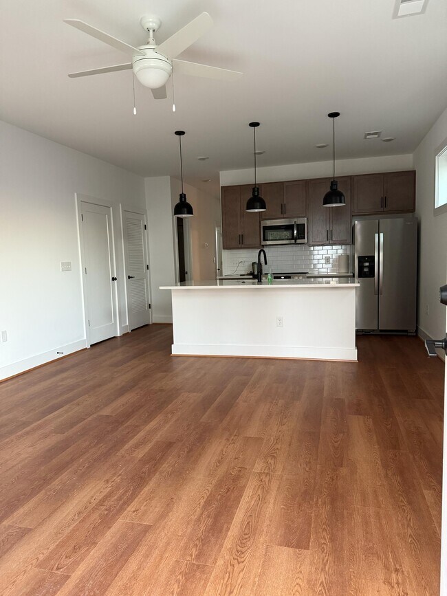 Photo - 909 Bainbridge St Unit A