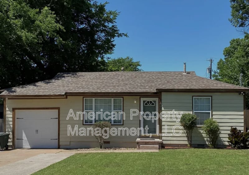 Photo - 303 W 40th St