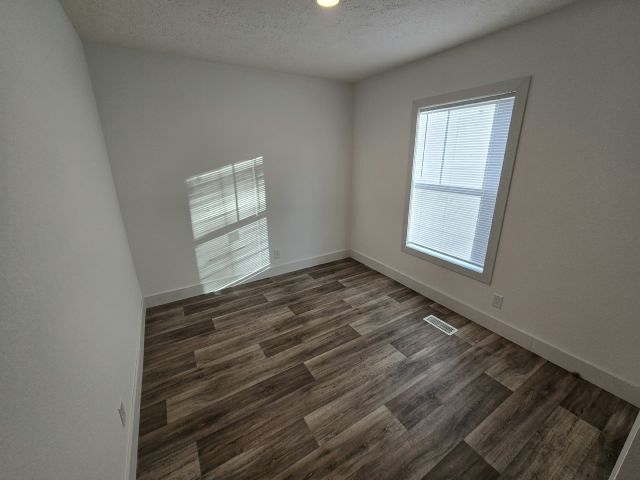 Photo - 142 Terri Ln