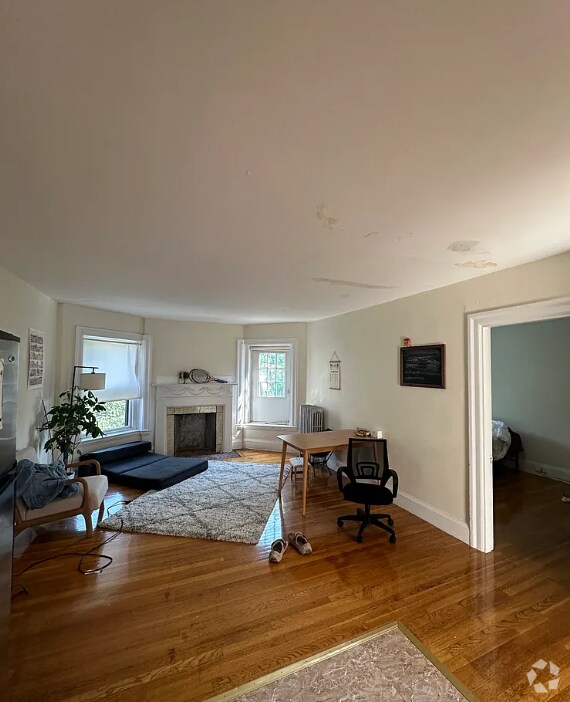 Building Photo - 1073 Beacon St Unit 8 Rental