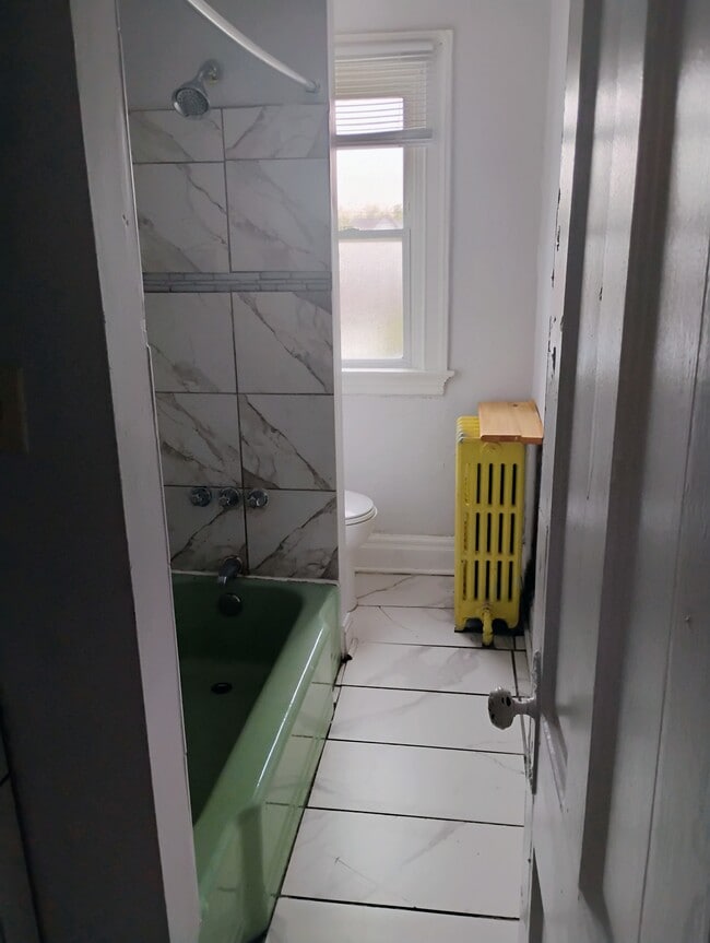 Bathroom - 7323 Denniston Ave