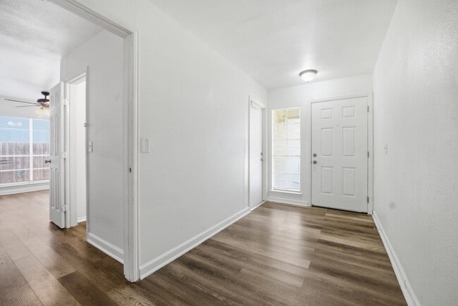 Photo - 5722 Misty Glen