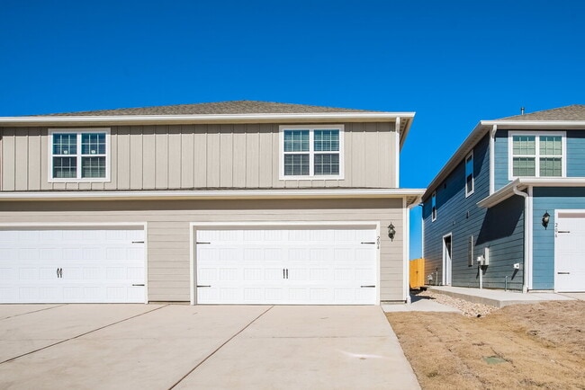 Building Photo - 204 Marsh Ln