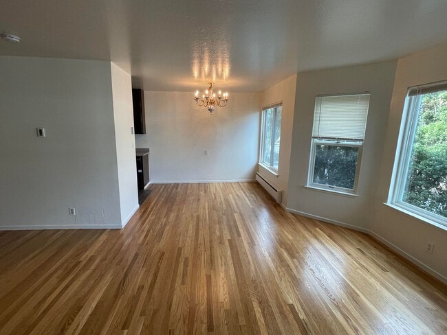 Photo - Newly Renovated Spacious Two-Bedroom Apart... Unit LTMON5