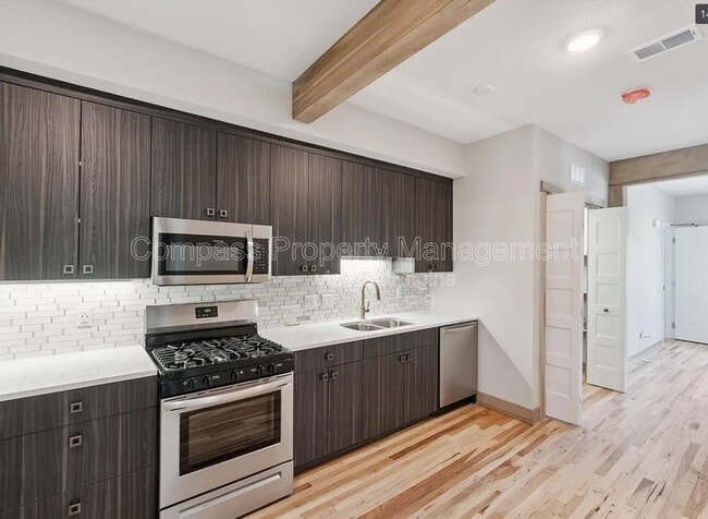 Photo - 800 Douglas St NW