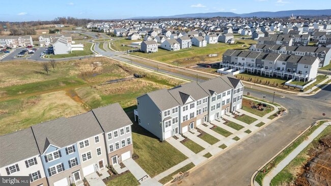 Building Photo - 569 Seeback Dr