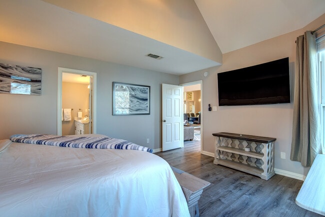 Photo - 8606 Columbia Dr