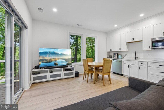 Photo - 4315 Pinetree Rd