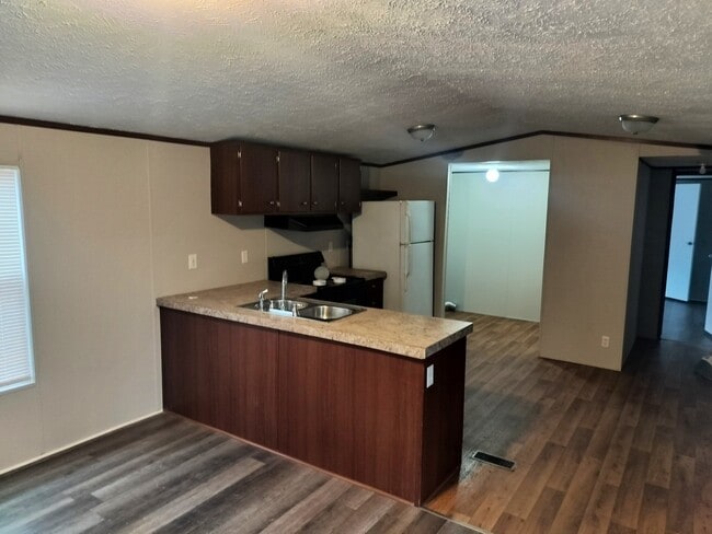 Photo - 183 Pauline Dr