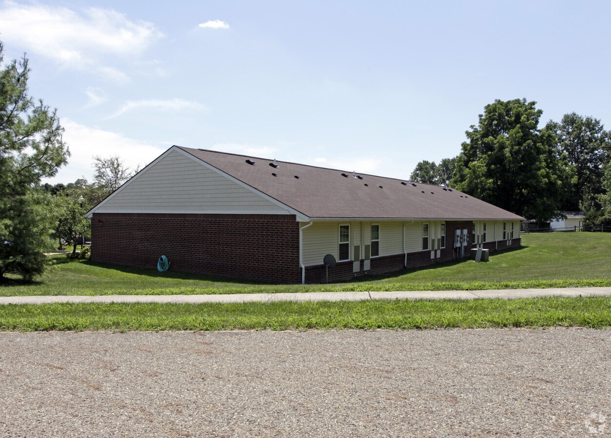 Lamplighter Apartments - Lamplighter Apartments